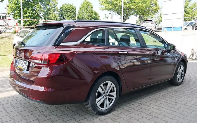 Opel Astra cena 45900 przebieg: 101500, rok produkcji 2018 z Puszczykowo małe 106